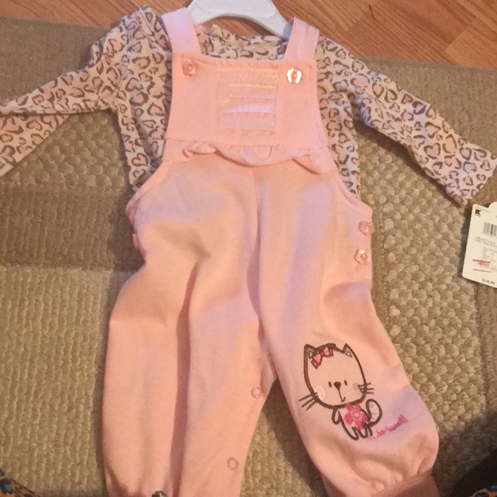 0-3mth - Picture 2 of 2